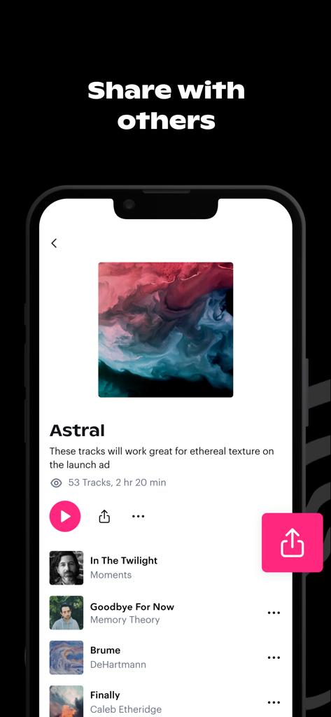 Una pantalla móvil de la aplicación Soundstripe que muestra una lista de reproducción de música titulada Astral con opciones para compartir pistas con otros
