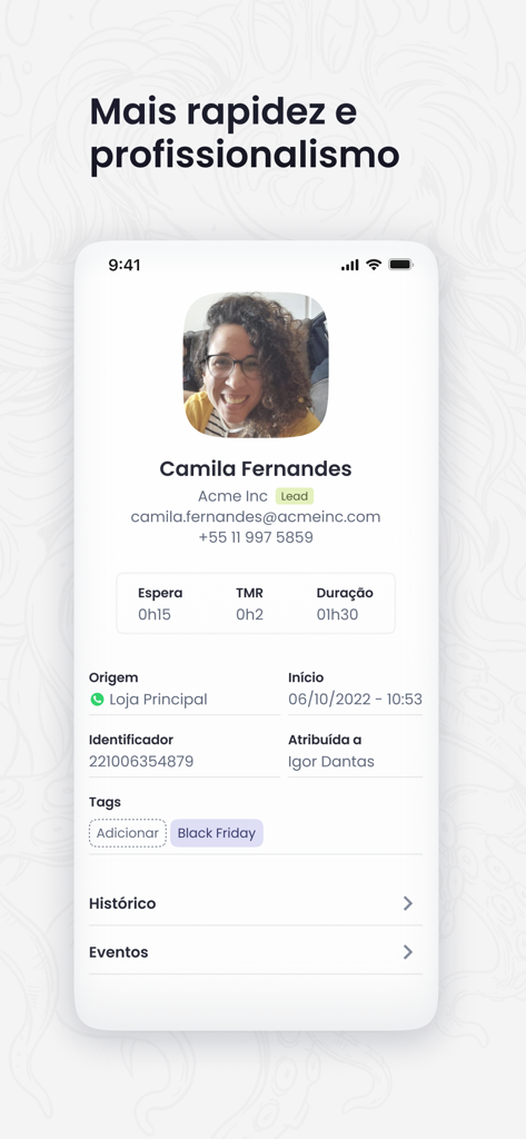 Octadesk mobile interface displaying a detailed customer lead profile with contact information and chat metrics