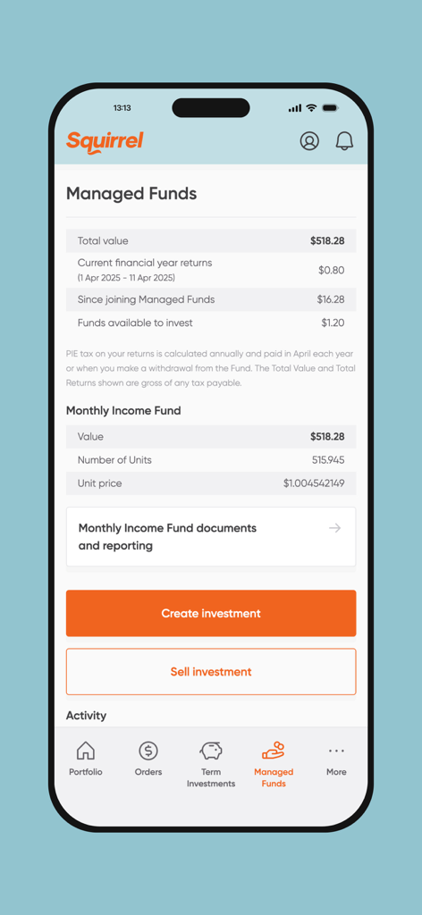 Squirrel App-Dashboard für verwaltete Fonds mit Anzeige des Gesamtwerts der Investitionen und der Performance des monatlichen Einkommensfonds