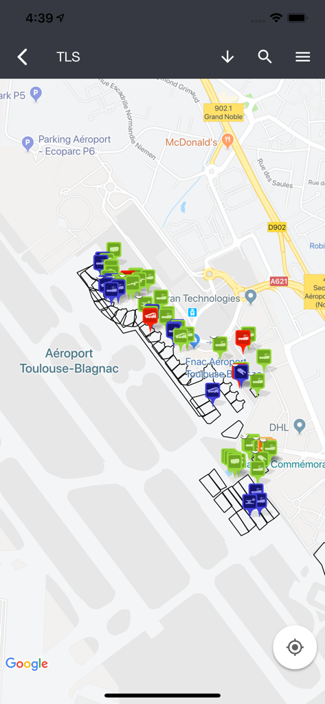 Localeez - Real-time tracking map showing the location of ground support equipment on an airport tarmac within the Localeez app.