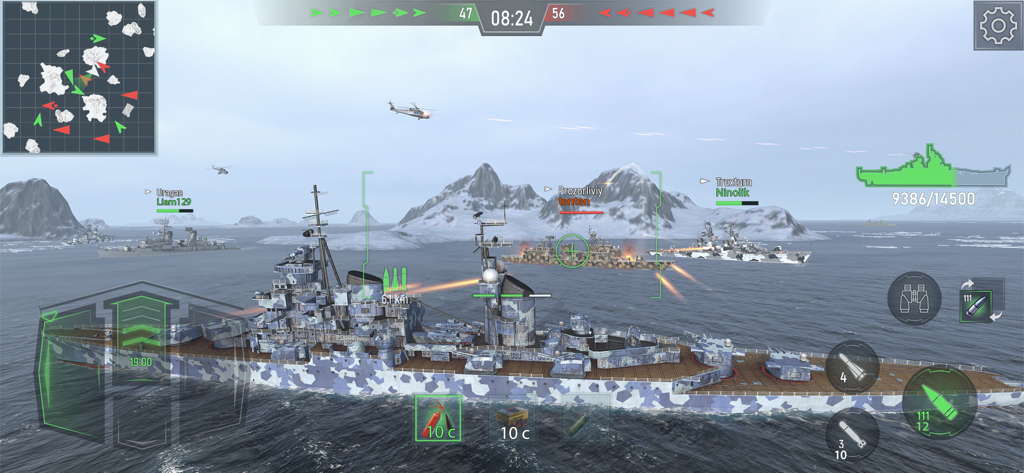 Jugabilidad de batalla naval PvP en Force of Warships mostrando buques de guerra e interfaz táctica.