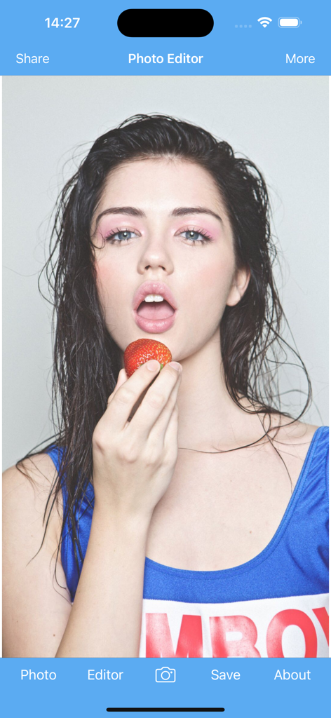 Photo Editor retouch filters - Schermata dell'iPhone che mostra l'app Photo Editor retouch filters con una foto ritratto di una donna pronta per l'editing