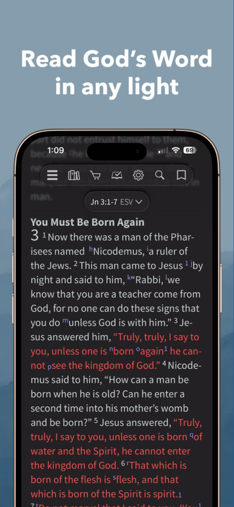 Bible App - Read & Study Daily - 스마트폰 화면: 요한복음의 성경 구절과 함께 다크 모드로 표시되는 올리브 트리 성경 앱