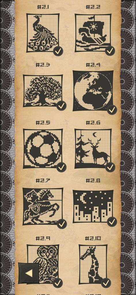 Galleria di puzzle di pixel art risolti in Nonograms CrossMe, inclusi un pavone, una nave e un albero.