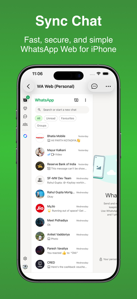 Interface de l'application Web Scan montrant une liste de conversations WhatsApp synchronisée sur un écran d'iPhone.