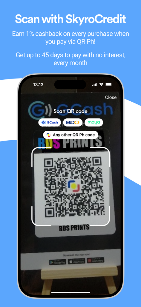Skyro - Skyroアプリのインターフェースが、キャッシュバックと金利無料の条件で支払いを行うためにQR Phコードをスキャンしています
