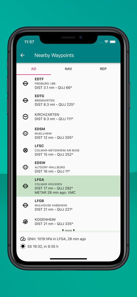 Eine Liste von nahegelegenen Flughäfen und Flugwegpunkten, die Entfernungen, Peilungen und meteorologische Bedingungen in der Enroute-App anzeigt