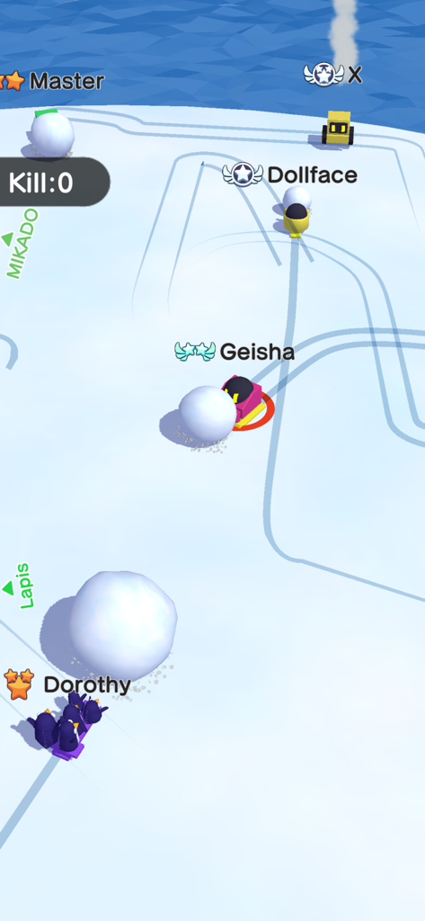 Jogadores rolando bolas de neve de tamanhos diferentes em uma arena competitiva no jogo mobile Snowball.io