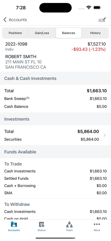 Schwab Advisor Center® Mobile - Interfaz de la aplicación Schwab Advisor Center Mobile que muestra los saldos de las cuentas de los clientes y detalles de inversión.