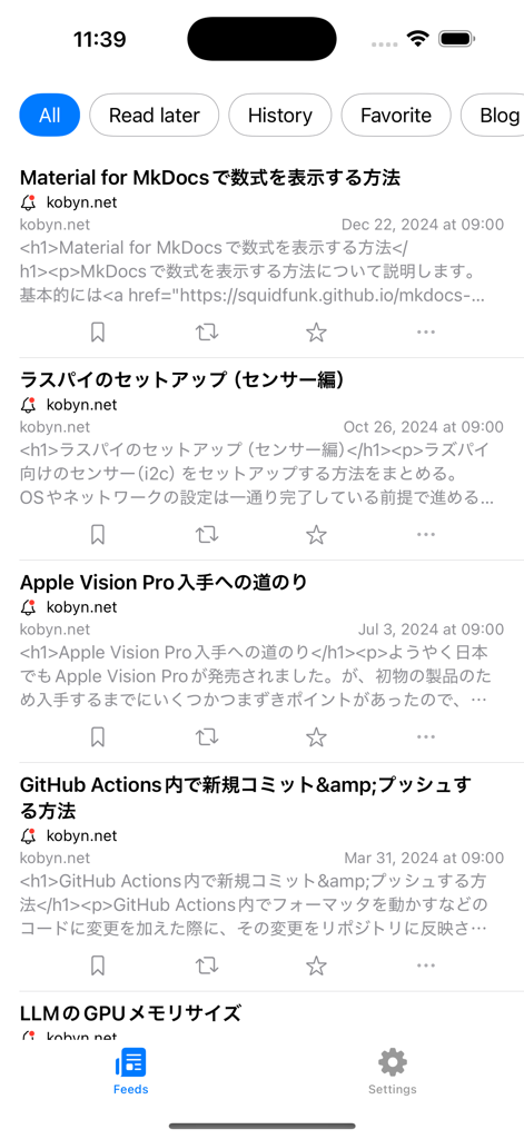 Nexly - Nexlyアプリのインターフェース。カテゴリ（後で読む、お気に入りなど）とともに、RSSフィードからのテクノロジー記事のリストを表示しています。