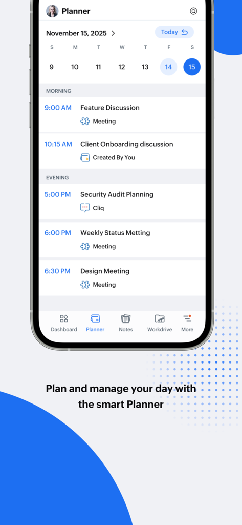 Interfaz de la aplicación Zoho One mostrando el horario de un profesional de negocios con reuniones y tareas en la pantalla del Planificador