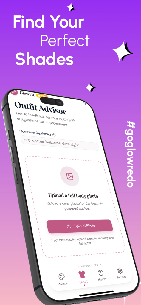 GlowFit: Makeup & Style AI - Captura de pantalla de la aplicación GlowFit mostrando la herramienta Asesor de Atuendos para comentarios de moda IA y coordinación de atuendos.