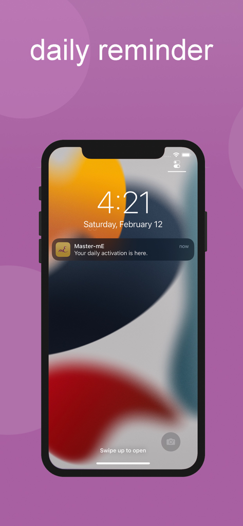 Master-mE - Pantalla de bloqueo de un smartphone que muestra una notificación de activación diaria de la aplicación Master-mE