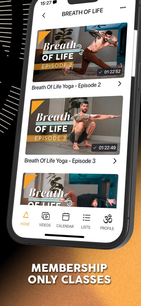 Breathe and Flow Yoga - Interfaz de la aplicación Breathe and Flow Yoga que muestra episodios exclusivos de yoga Breath of Life para fuerza funcional y movilidad.