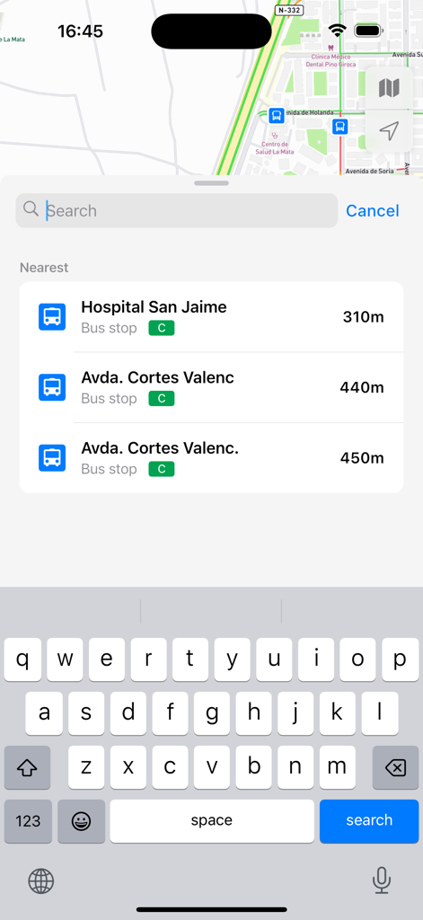 Interfaz de búsqueda de la aplicación Cuando que muestra una lista de paradas de autobús cercanas y sus distancias