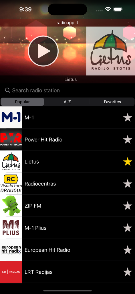 Radio LT: Lietuvos radijas - Mobile Benutzeroberfläche der Radio LT App, die eine Liste beliebter litauischer Radiosender wie M-1 und Lietus zeigt