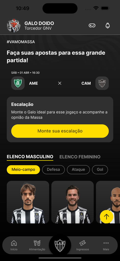 Super App do Galo - Super App do Galoのモバイルアプリインターフェースにサッカーの試合予想とクルーベ・アトレチコ・ミネイロの選手ラインナップ選択が表示されています