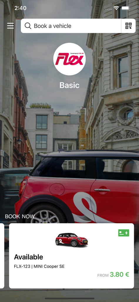 FLEX Carsharing - レンタル可能な赤いMINI Cooper SEを表示するFLEXカーシェアリングアプリのインターフェース