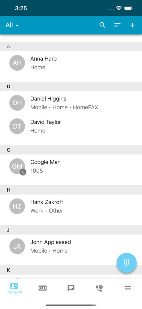VoIP Int - Interfaz de la lista de contactos de la aplicación VoIP Int que muestra varios contactos de negocios.