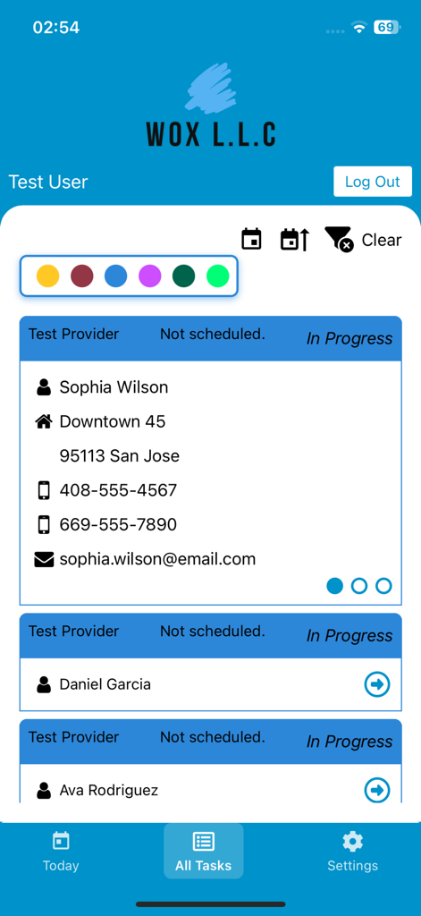 wowo - WOX - Aufgabenverwaltungs-Dashboard in der wowo-App, das eine Liste der laufenden Aufträge mit Kundenkontaktdaten und Adressen anzeigt