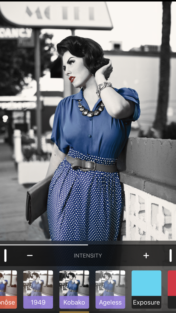 Color Accent - Color splash effect on a vintage photo using Color Accent app