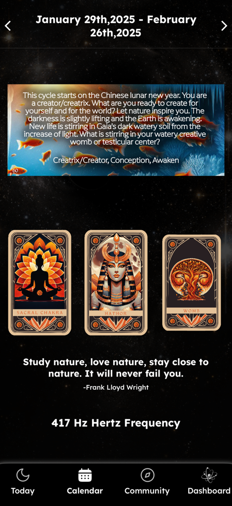 Tableau de bord de l'application Lightbody présentant des cartes du chakra sacré Hathor et utérin avec une citation spirituelle et des informations sur la fréquence.