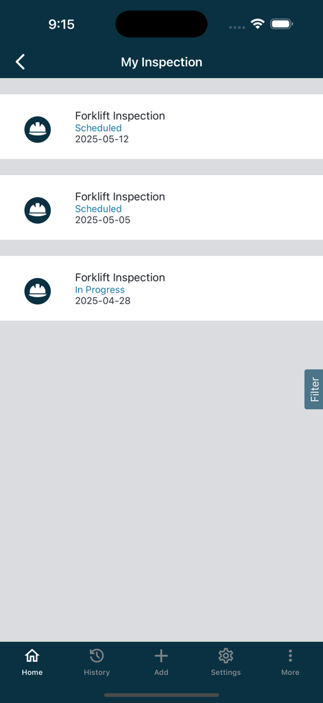 VelocityEHS® - 特定の日付が指定された、予定および進行中のフォークリフト点検のリストを表示するVelocityEHSのモバイルインターフェース。