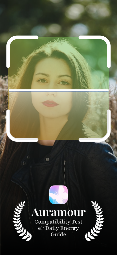 El rostro de una mujer siendo escaneado por la aplicación Auramour para revelar los colores de su aura espiritual
