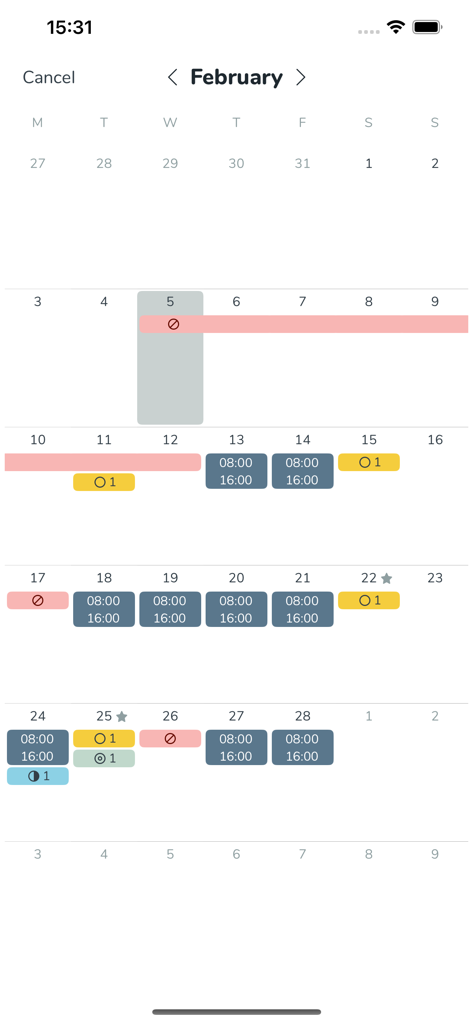 Monthly work schedule calendar in the Quinyx app showing planned shifts and leave periods.