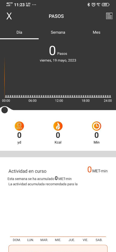 INNOVA S-WATCH - Interface of the INNOVA S-WATCH app showing the daily step counter and fitness metrics in Spanish