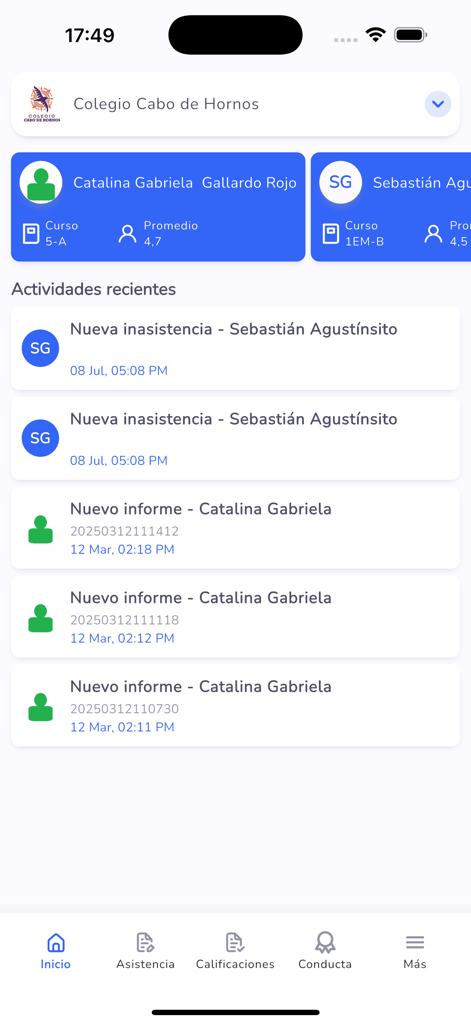 SchoolNet - Pantalla de inicio de la aplicación SchoolNet que muestra perfiles académicos de estudiantes y notificaciones escolares recientes