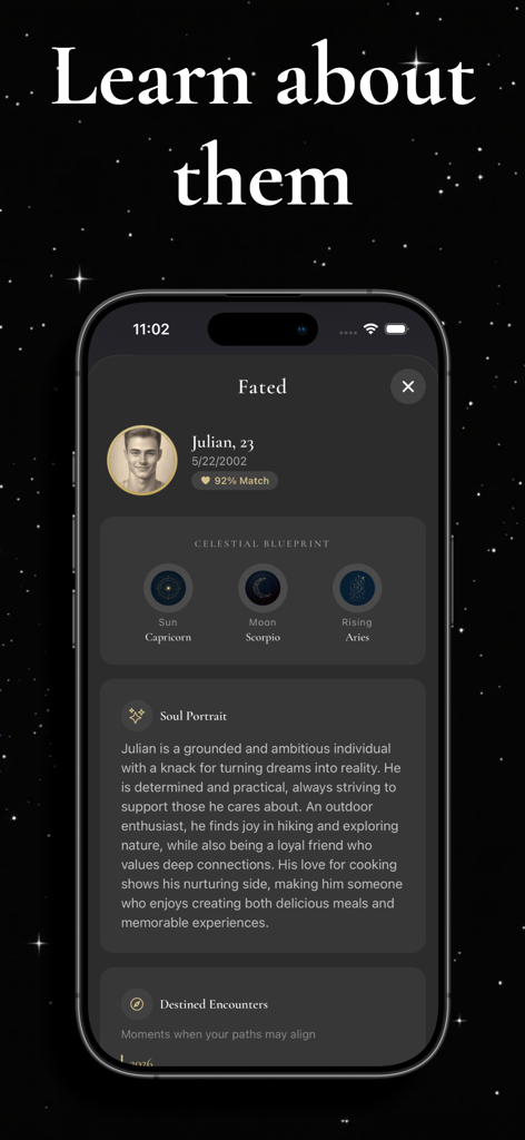 Fated Amora: Soulmate Drawing - Ein Seelenverwandten-Profilbildschirm in der Fated Amora App, der astrologische Zeichen und eine detaillierte Persönlichkeitsbeschreibung zeigt