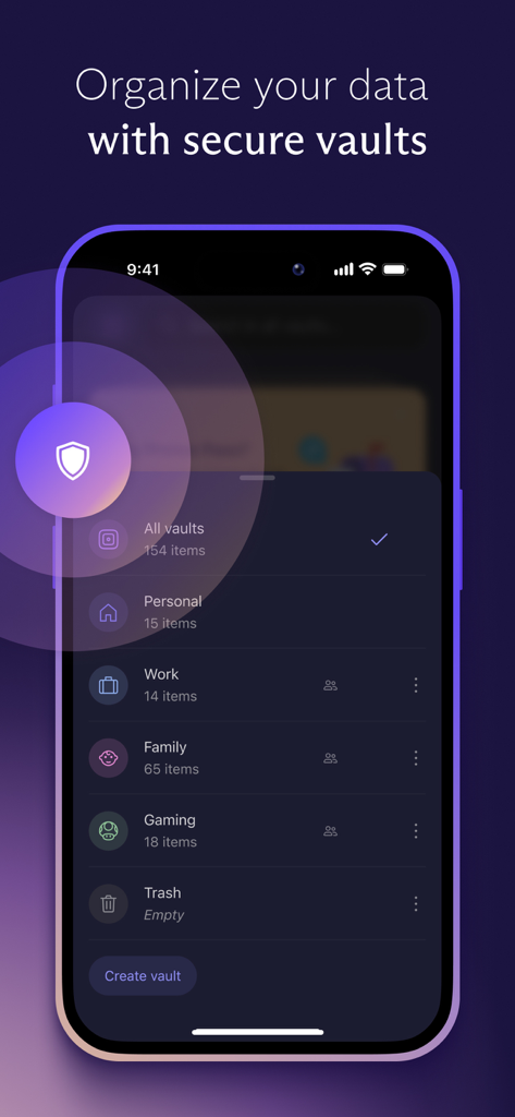 Proton Pass - Password Manager - Interfaz móvil de Proton Pass mostrando bóvedas seguras organizadas para datos personales, de trabajo y familiares.