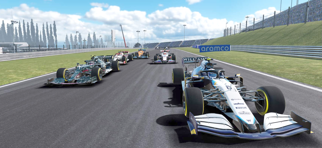 Vários carros de corrida Formula em uma pista em uma competição de alta velocidade