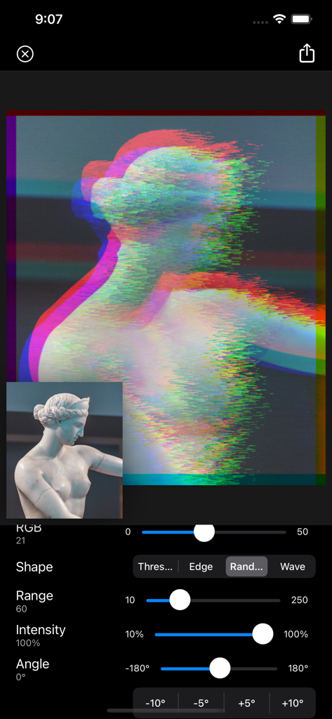 Glitch Fx - Pixel Sorting - Interfaz de la aplicación móvil mostrando efectos de glitch de clasificación de píxeles y desplazamiento RGB en una estatua clásica