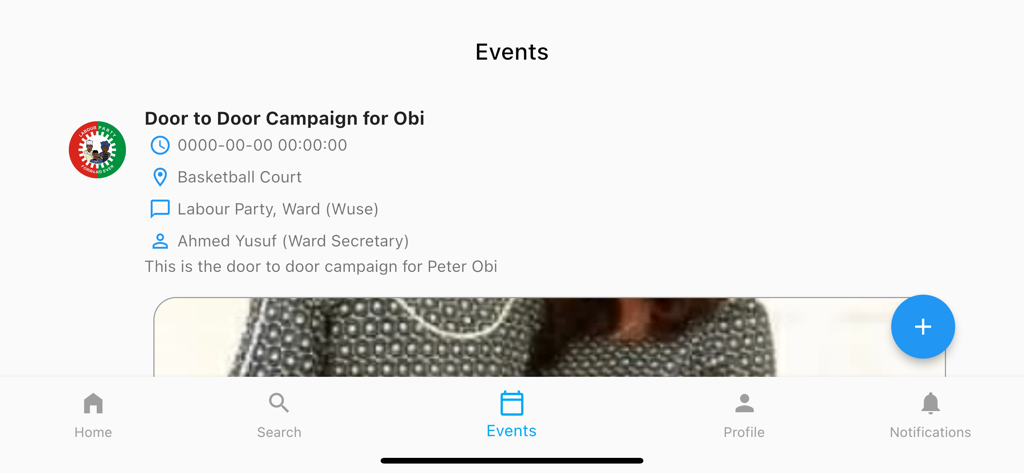 Pantalla de eventos de la aplicación Townhall que muestra una campaña comunitaria puerta a puerta.
