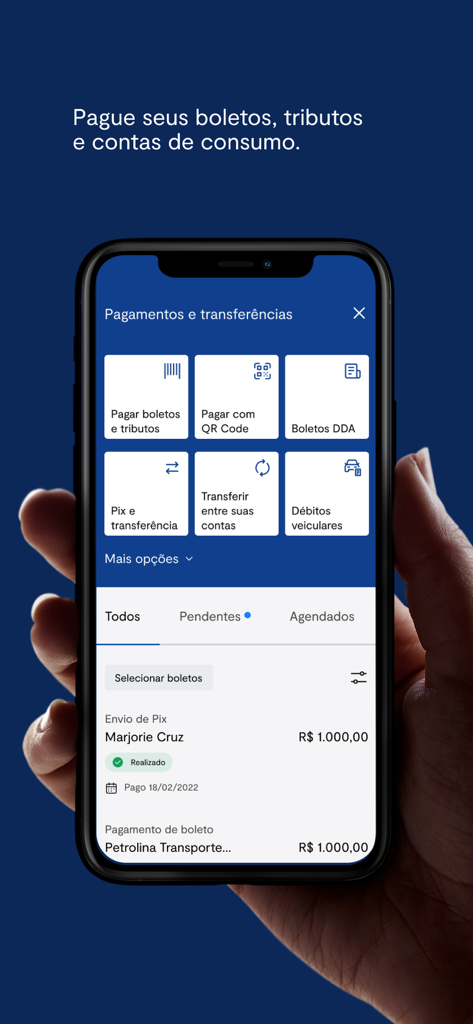 Tela do aplicativo móvel BTG Pactual Empresas mostrando opções de pagamento e transferência como Pix e pagamentos de contas