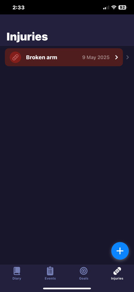 Ecuabe - Trackly: sport diary - Pantalla de registro de lesiones en la aplicación de diario deportivo Trackly que muestra el registro de un brazo roto.