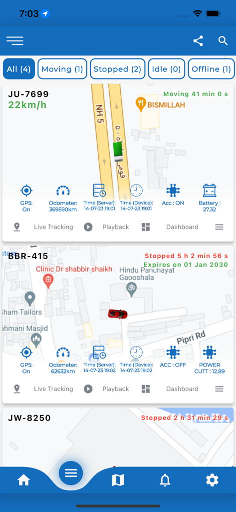 On Tracker - Interfaz de rastreo de vehículos en tiempo real que muestra ubicaciones GPS, velocidad y actualizaciones de estado para múltiples activos.
