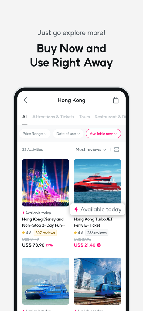 Interface da aplicação WAUG mostrando atividades de viagem em Hong Kong, como bilhetes para a Disneylândia e ferry, com opções de reserva instantânea.