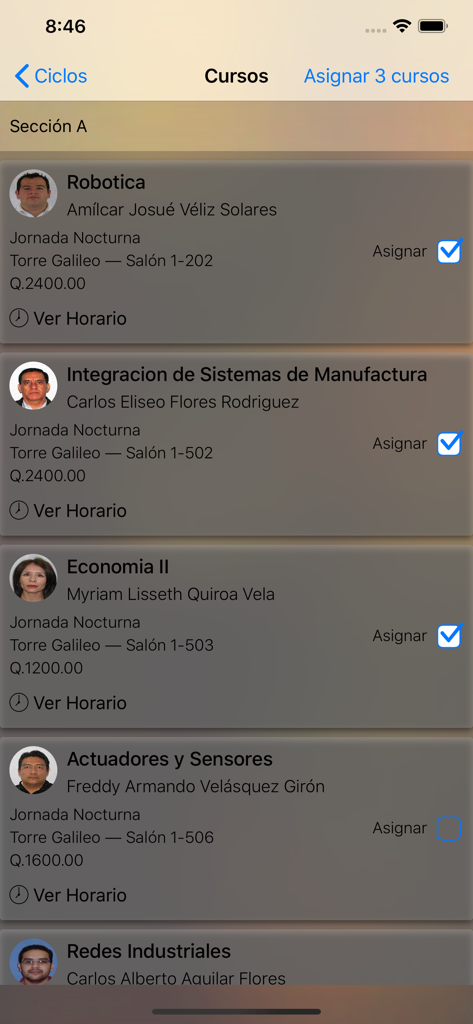 Estudiantes Galileo - Pantalla de selección de cursos en la app Estudiantes Galileo que muestra una lista de materias como Robótica y Economía con detalles del profesor y opciones de registro.