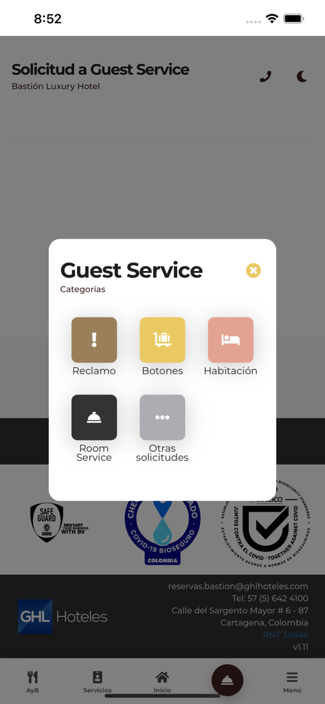GHL Plus - Interfaz de la aplicación móvil GHL Plus que muestra categorías de servicios para huéspedes, incluyendo servicio de habitaciones y asistencia con el equipaje para Bastion Luxury Hotel