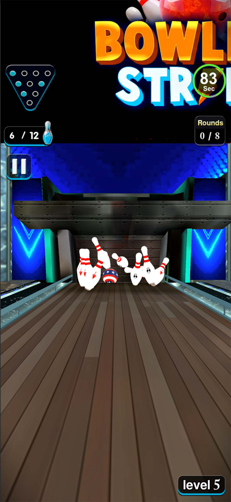 Pin Bowling Ball: Bowling Game - Foto de ação de um strike de boliche em um jogo de simulação 3D com uma bola com tema de estrelas e listras.