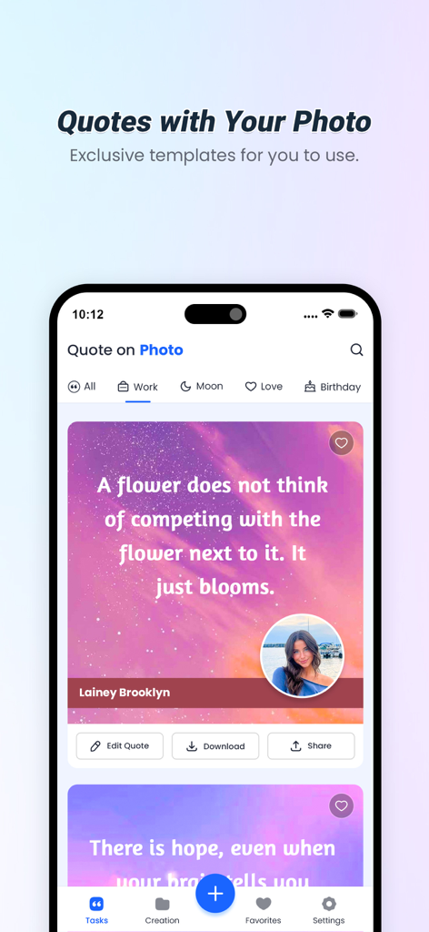 Quotes with name and photo - Interfaccia dell'app mobile che mostra una citazione ispirazionale su uno sfondo viola con foto del profilo e nome