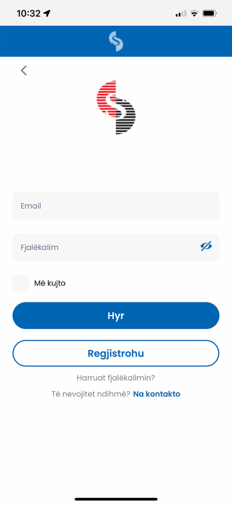Login screen of the Sigal Fond Pension app in Albanian with email and password input fields and a blue login button