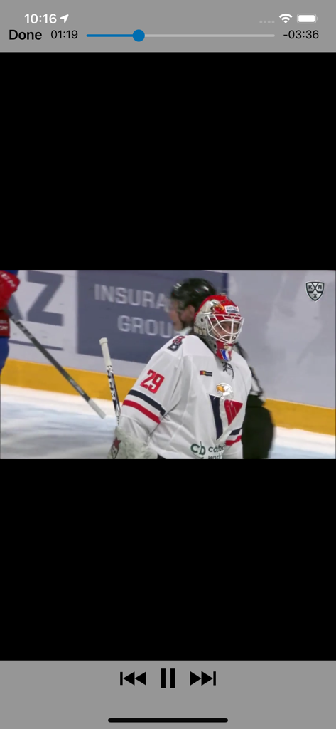 KHL 앱 모바일 비디오 플레이어가 라이브 아이스하키 경기 방송 중