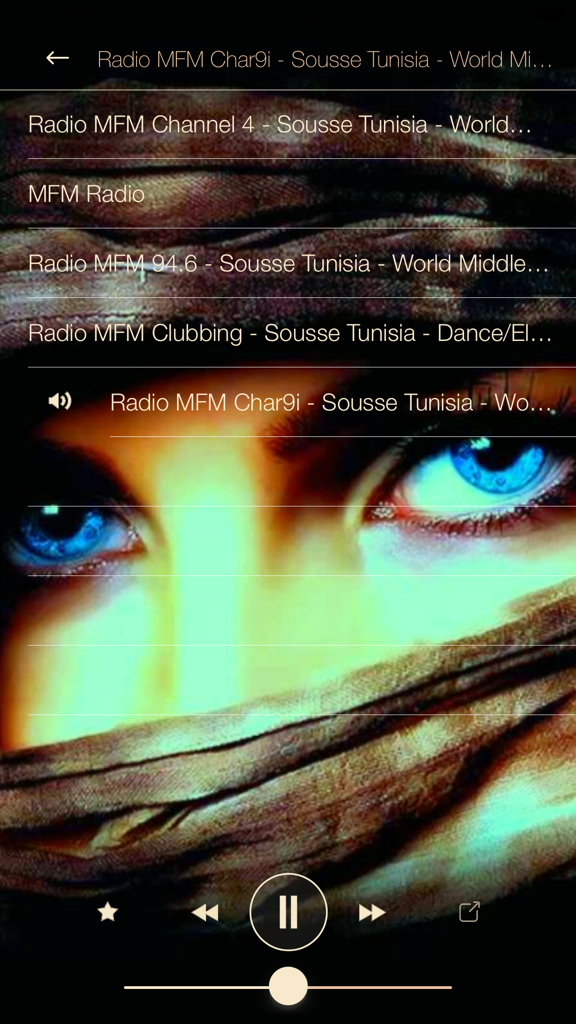 Interface of the Arabic Music radio app displaying a list of MFM stations from Tunisia and audio playback controls.