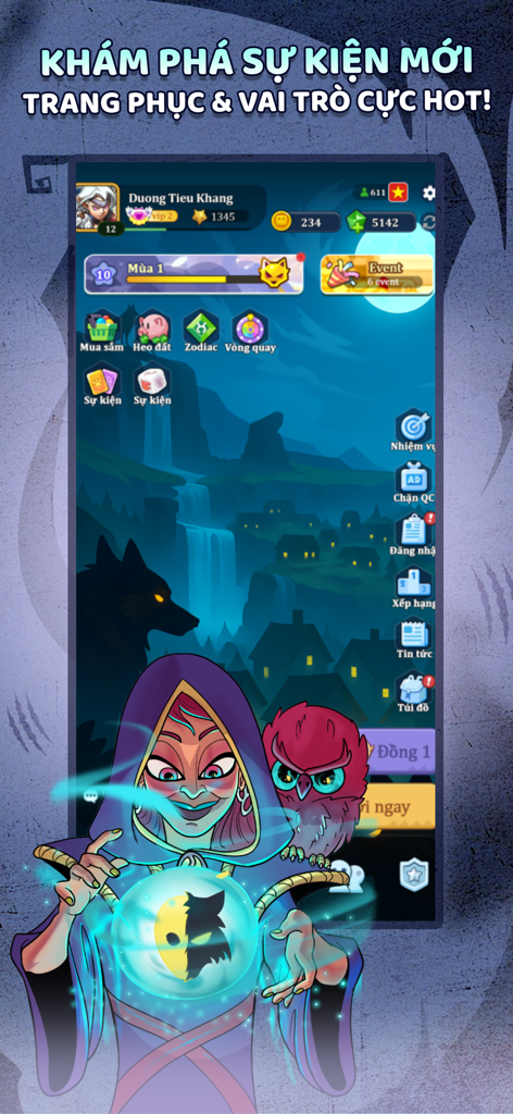Werewolf Online - Full Moon - Mobile game interface of Werewolf Online showing the main menu icons and a mystical seer character with a crystal ball.