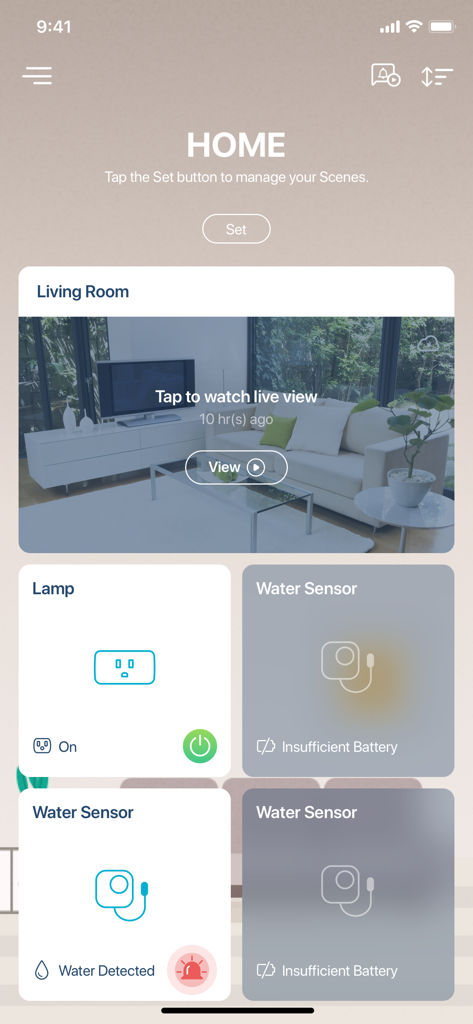 mydlink - Schermata iniziale dell'app mydlink che mostra la visualizzazione live della telecamera, la lampada intelligente e lo stato del sensore d'acqua