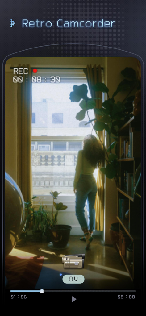 OldReel - Vintage Camcorder - Captura de pantalla de la aplicación OldReel con un filtro de videocámara DV retro en un video de una persona mirando por una ventana